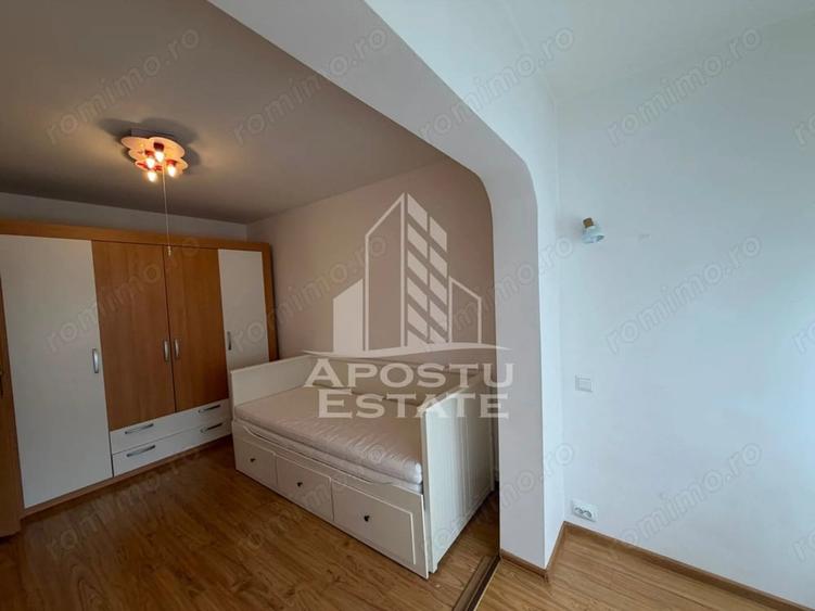 Apartament cu 3 camere decomandat în Lipovei