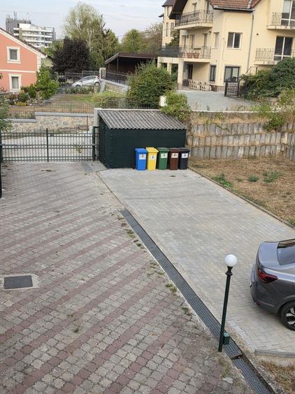 Apartament cu 3 camere decomandat în Central — fotografia 1