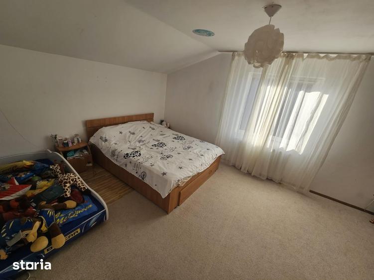 Casă cu 4 camere cu Teren 245 Mp în Șimnicu de Sus