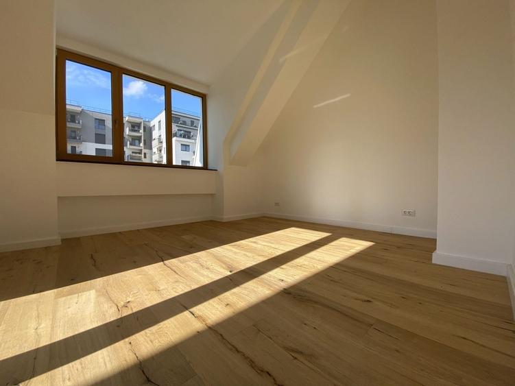 Apartament cu 4 camere semidecomandat în Domenii