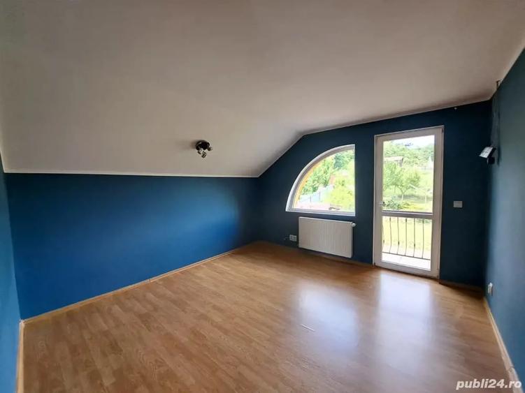 Casă cu 5 camere cu Teren 1040 Mp în Unirii