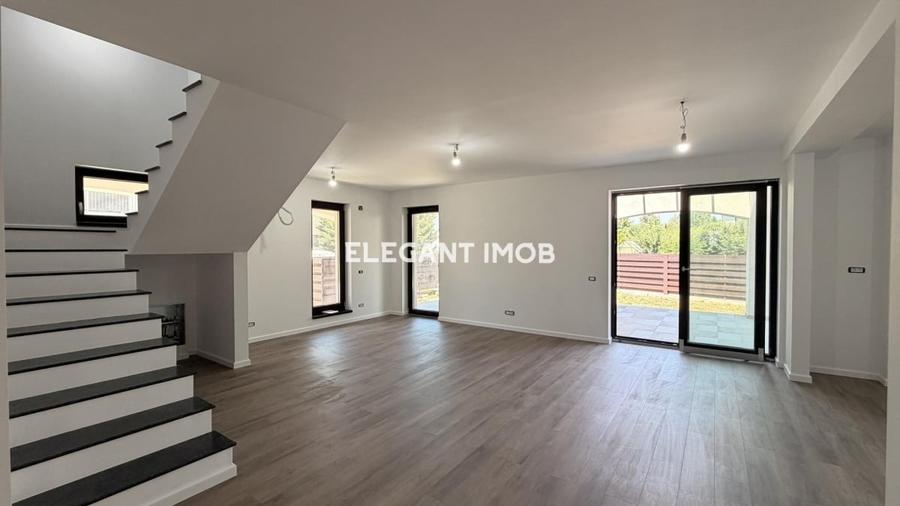 Casă cu 6 camere cu Canalizare în Corbeanca