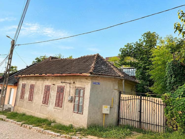 Casă cu 4 camere cu Teren 400 Mp în Exterior Vest