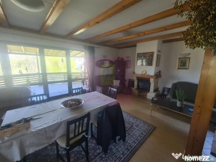Casă cu 5 camere cu Teren 2177 Mp în Ghioșești