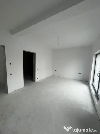 Casă cu 3 camere cu Teren 250 Mp în Dâmbul Rotund