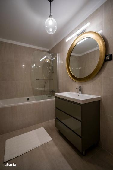 Apartament cu 4 camere decomandat în Herăstrău