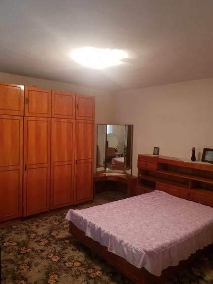 Casă cu 5 camere cu Canalizare în Palazu Mare