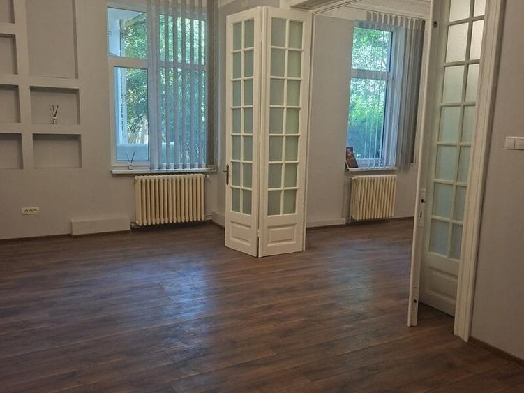 Birou, de 70 mp, în Centrul Civic