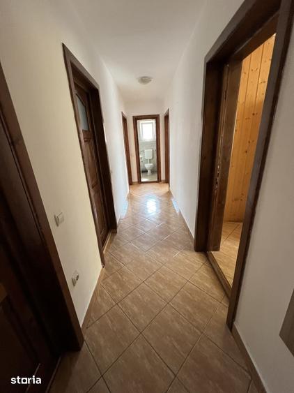 Apartament cu 3 camere decomandat în Turnișor