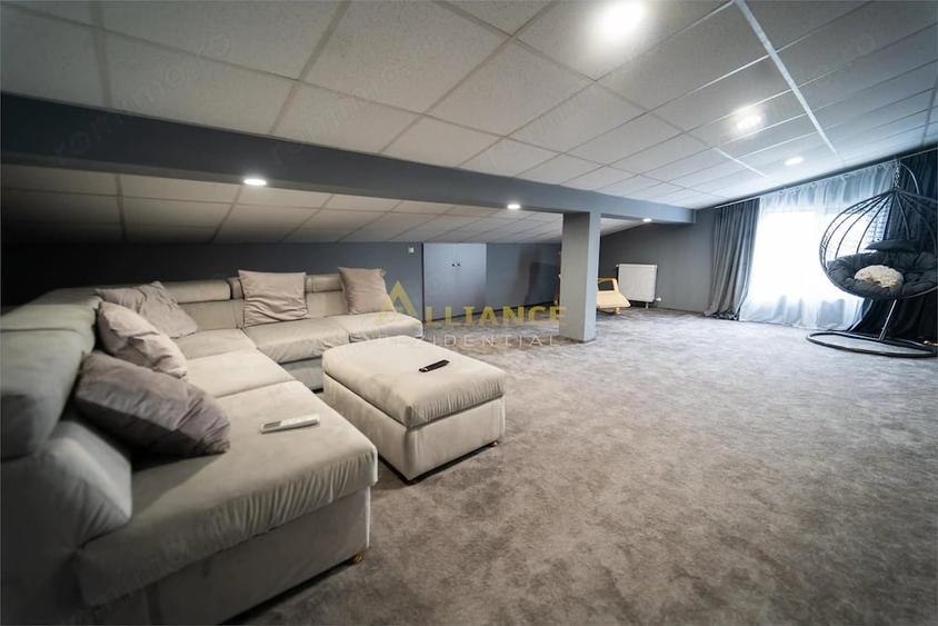 Casă cu 8 camere cu Teren 755 Mp în Frumușani