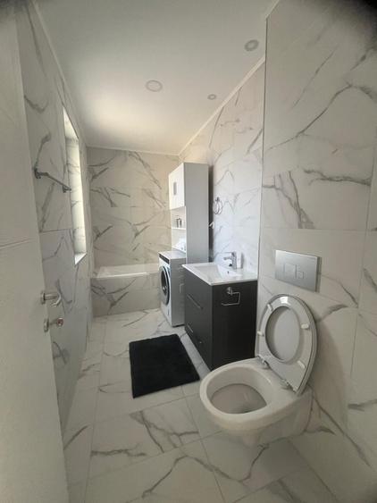 Apartament cu 3 camere decomandat în Ștefăneștii de Jos