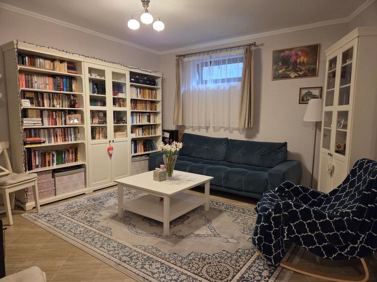 Apartament cu 3 camere decomandat în Energia