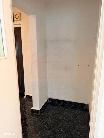 Apartament cu 4 camere în Micro 13
