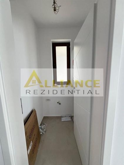 Casă individuală cu 5 camere cu Canalizare în Berceni