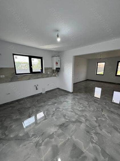 Casă cu 3 camere cu Teren 600 Mp în Cordun