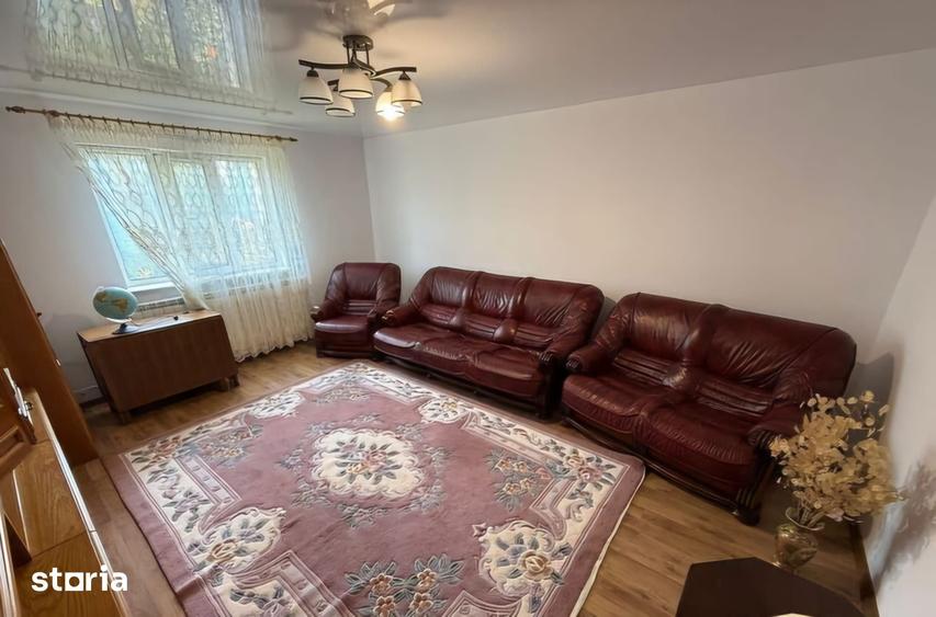 Casă cu 4 camere cu Teren 1000 Mp în Mihai Eminescu