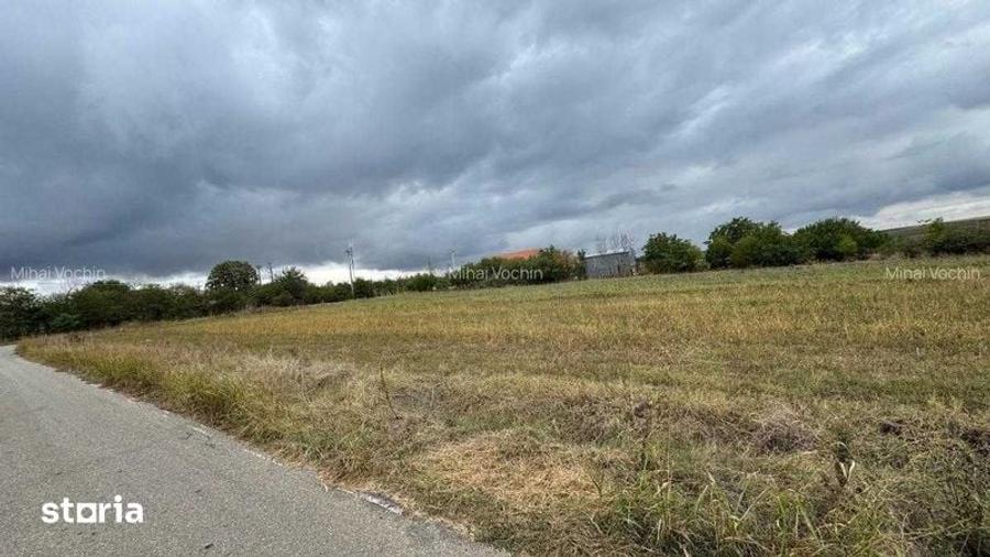 Teren de 1400 mp, în Comana