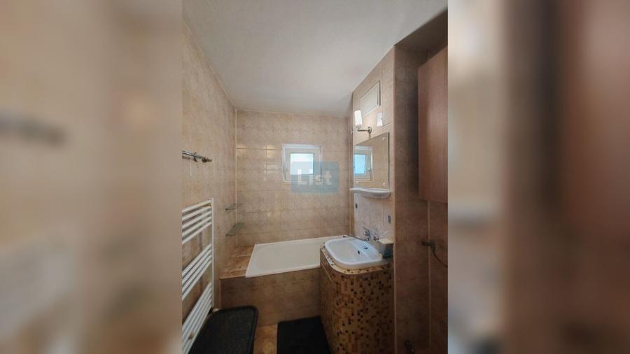 Apartament cu 3 camere semidecomandat, mobilat în Gheorgheni