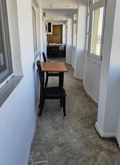 Inchiriez apartament 3 camere - 6