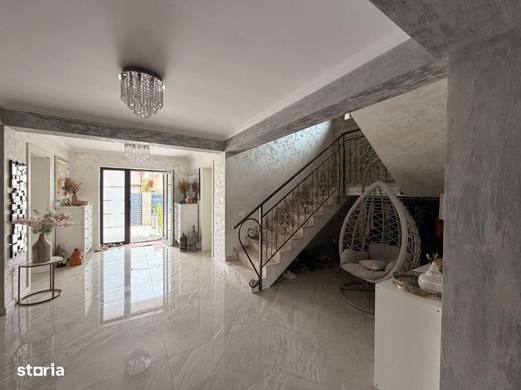 Casă cu 4 camere cu Teren 681 Mp în Axintele