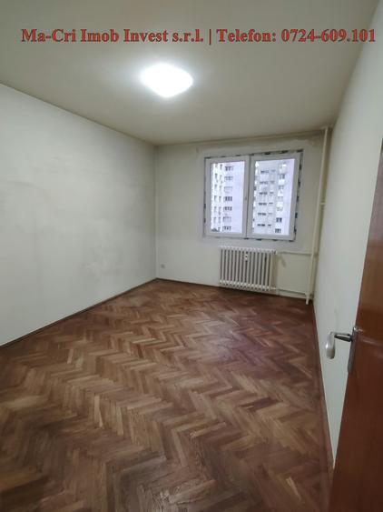 Apartament cu 3 camere semidecomandat în Obor