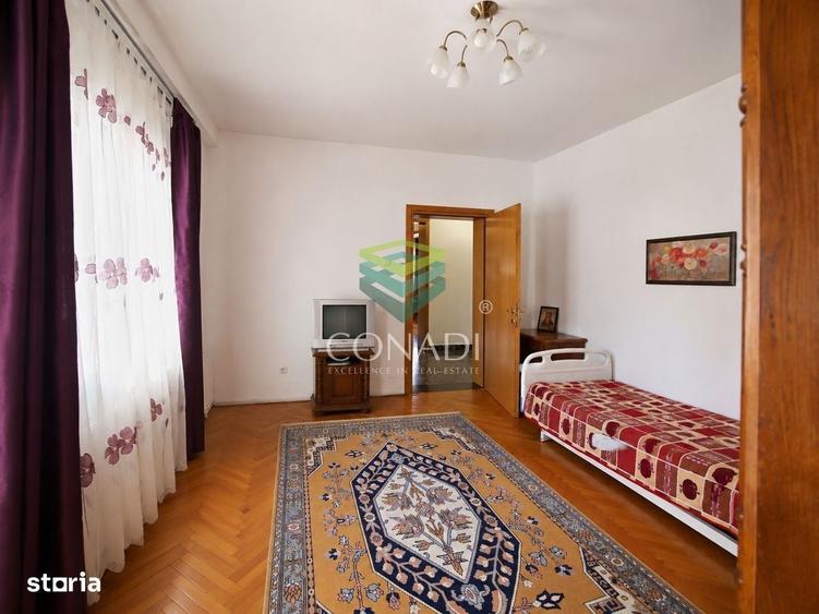 Casă cu 4 camere în Central