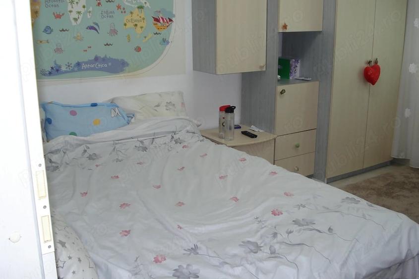 Apartament cu 4 camere decomandat în Lipovei
