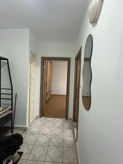 Apartament cu 3 camere semidecomandat în Tudor Vladimirescu