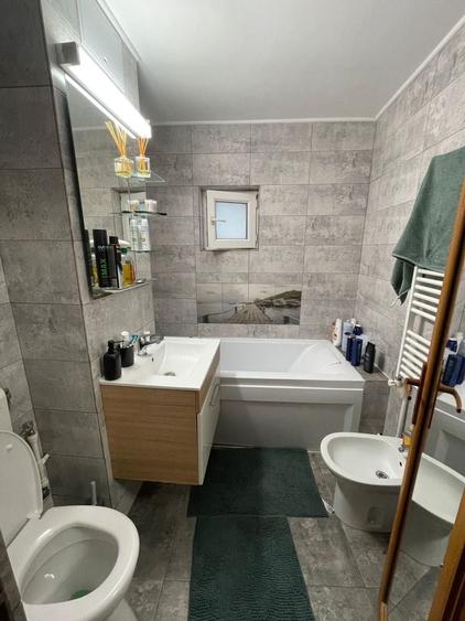 Apartament cu 2 camere decomandat în Micro 20