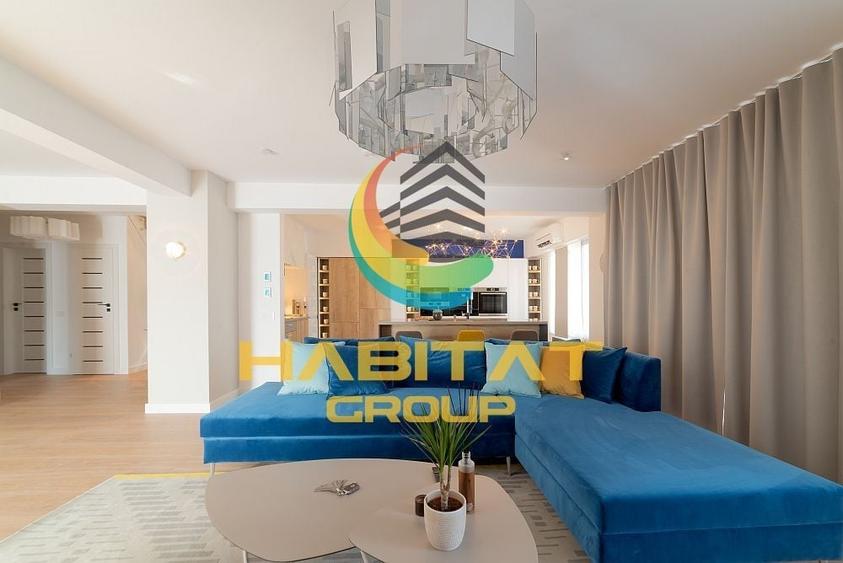 Penthouse cu 3 camere decomandat în Nord-Est