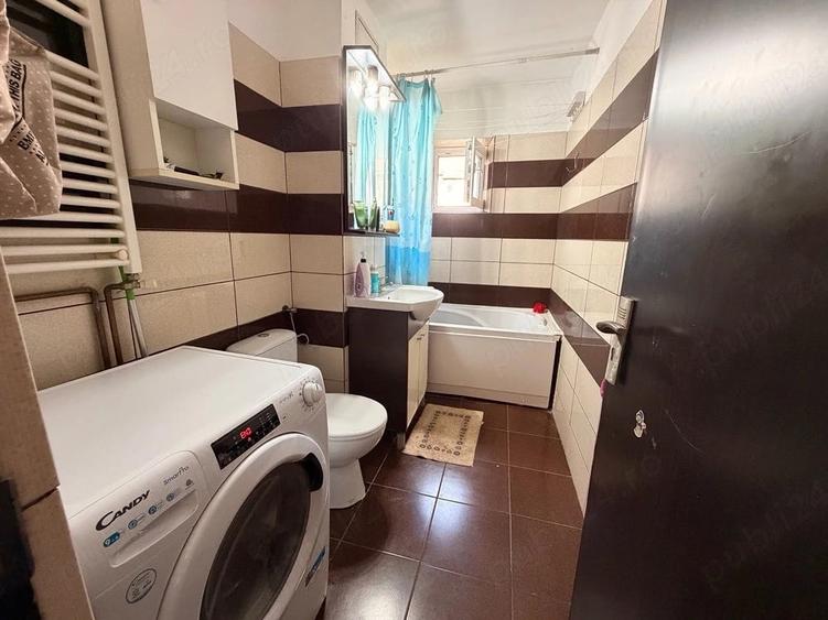 Apartament cu 2 camere semidecomandat în Soarelui