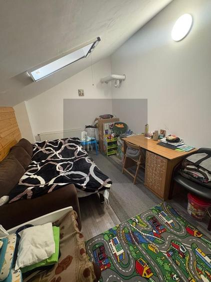 Apartament cu 3 camere decomandat, mobilat în Metalurgiei