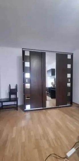 Garsonieră decomandată, mobilată în Galata