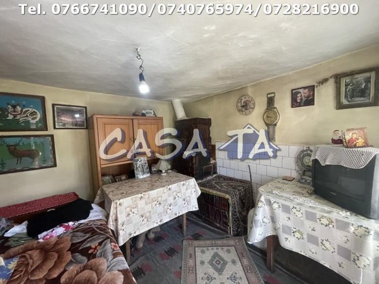 Casă individuală cu 4 camere cu Canalizare în Runcu