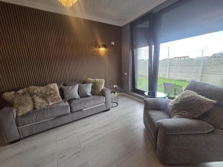 Duplex cu 4 camere cu Canalizare în Nord