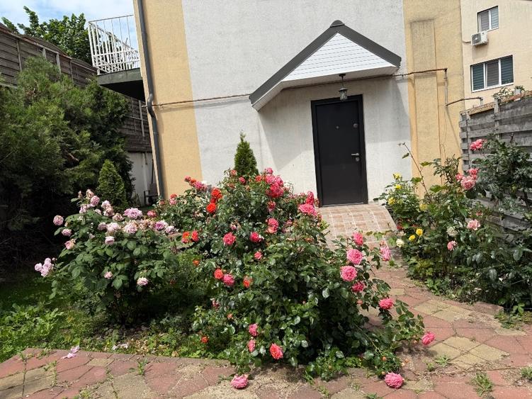 Duplex cu 5 camere cu Canalizare în Central
