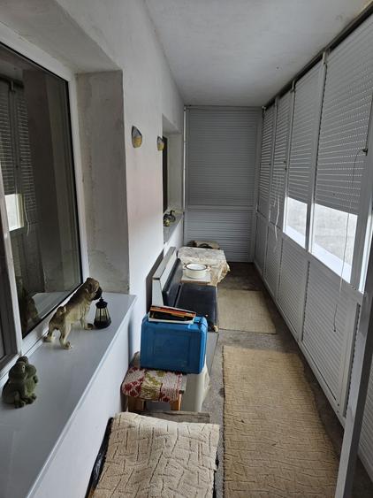 Apartament cu 4 camere decomandat în Răcăștia
