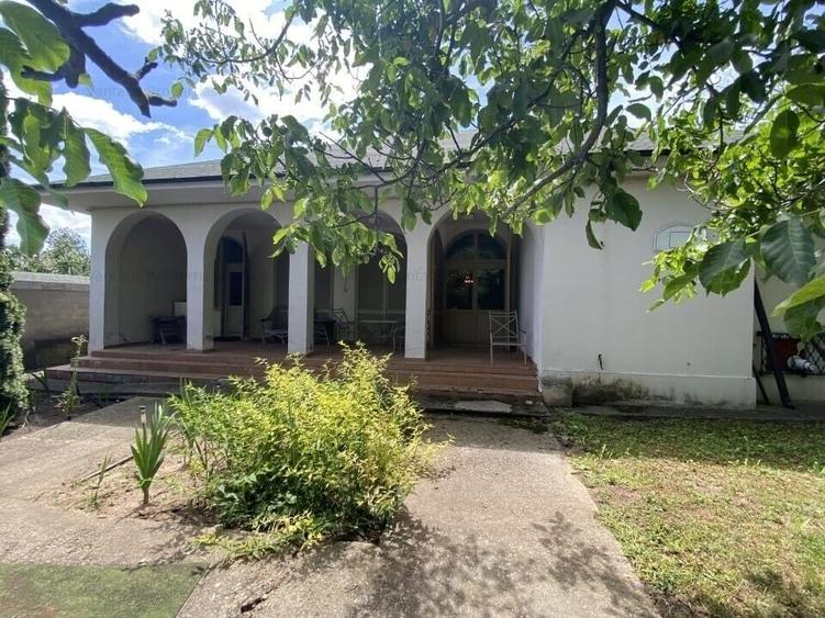 Vila 4 camere cu piscina si gradina, zona Snagov-langa padure - 2