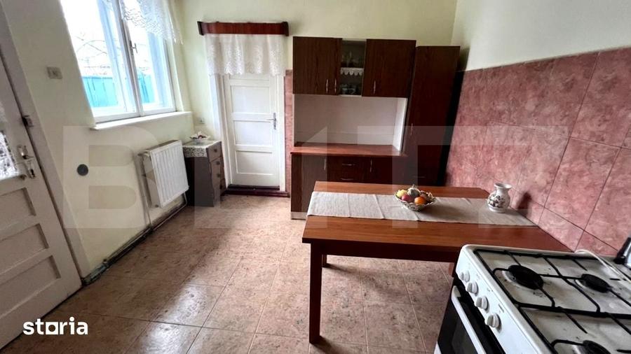 Casă cu 4 camere cu Teren 200 Mp în Central