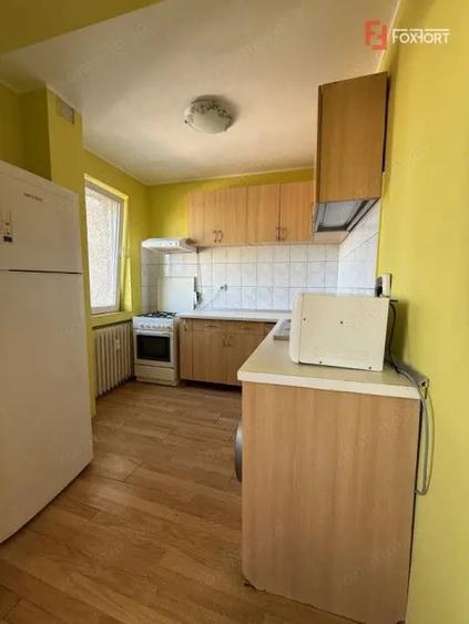 Apartament cu 4 camere semidecomandat, mobilat în Circumvalațiunii