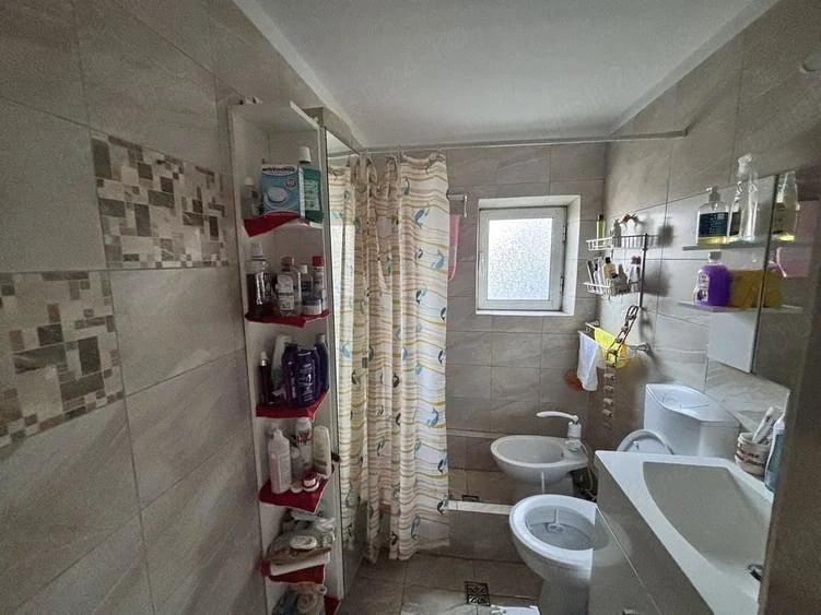 Casă cu 3 camere în Central