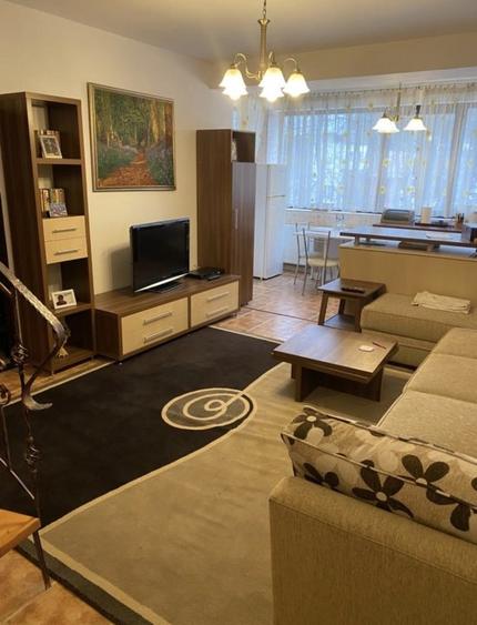 Apartament cu 3 camere decomandat, mobilat în Predeal