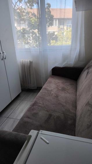 Garsonieră decomandată în Rogerius