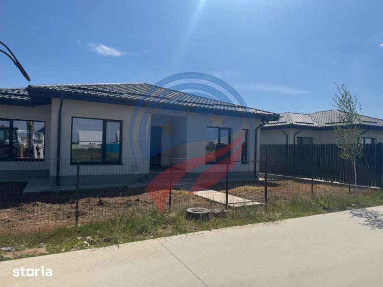Casă cu 3 camere cu Teren 445 Mp în Cârcea