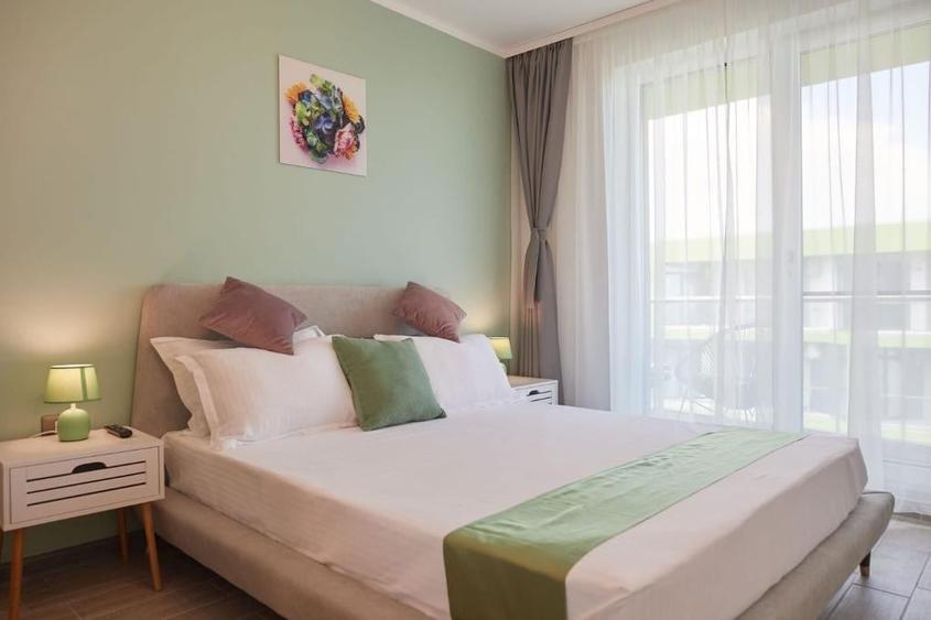 Apartament cu 2 camere semidecomandat, mobilat în Năvodari