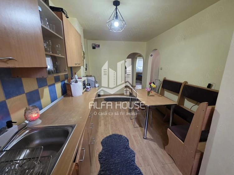 Apartament cu 3 camere decomandat în Govândari