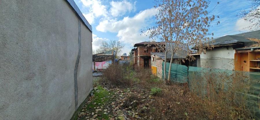 Teren Construcții intravilan de 833 mp, în Vitan