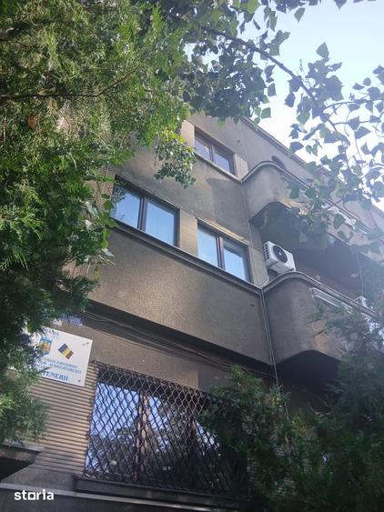 Apartament cu 3 camere în Primăverii