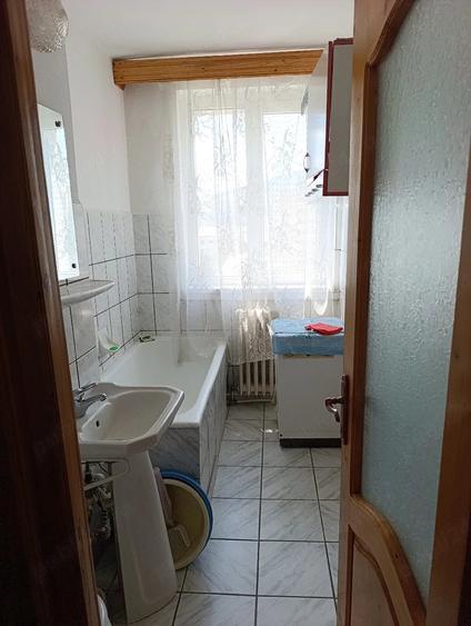 Apartament cu 2 camere decomandat în Dărmănești