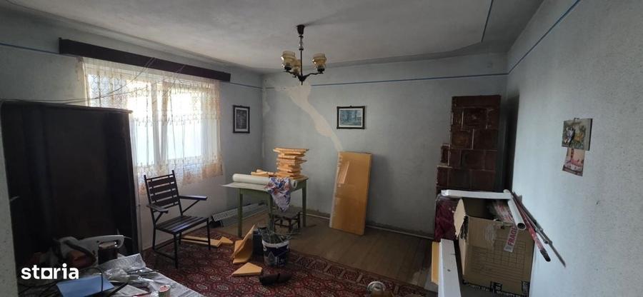 Casă cu 4 camere în Livezi
